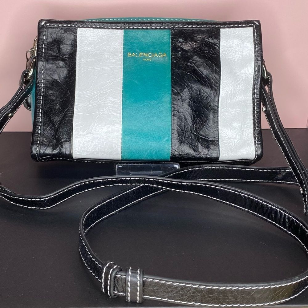 Balenciaga Rare Bazar Line Crossbody lambskin leather bag authenticated by PM - Picture 11 of 17